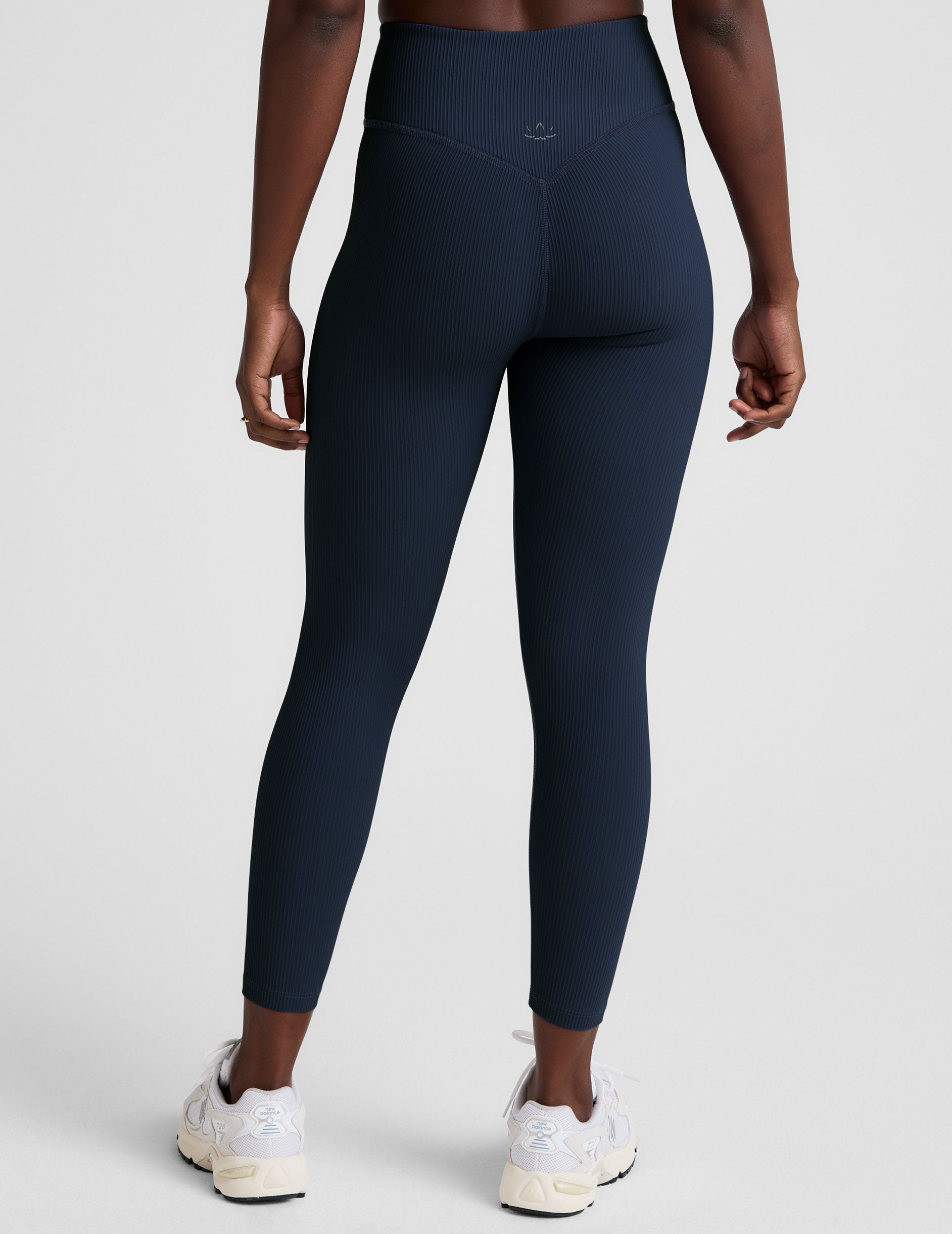 Premium Ribbed Active Leggings: High-Waisted, Seamless Midi Length for Women