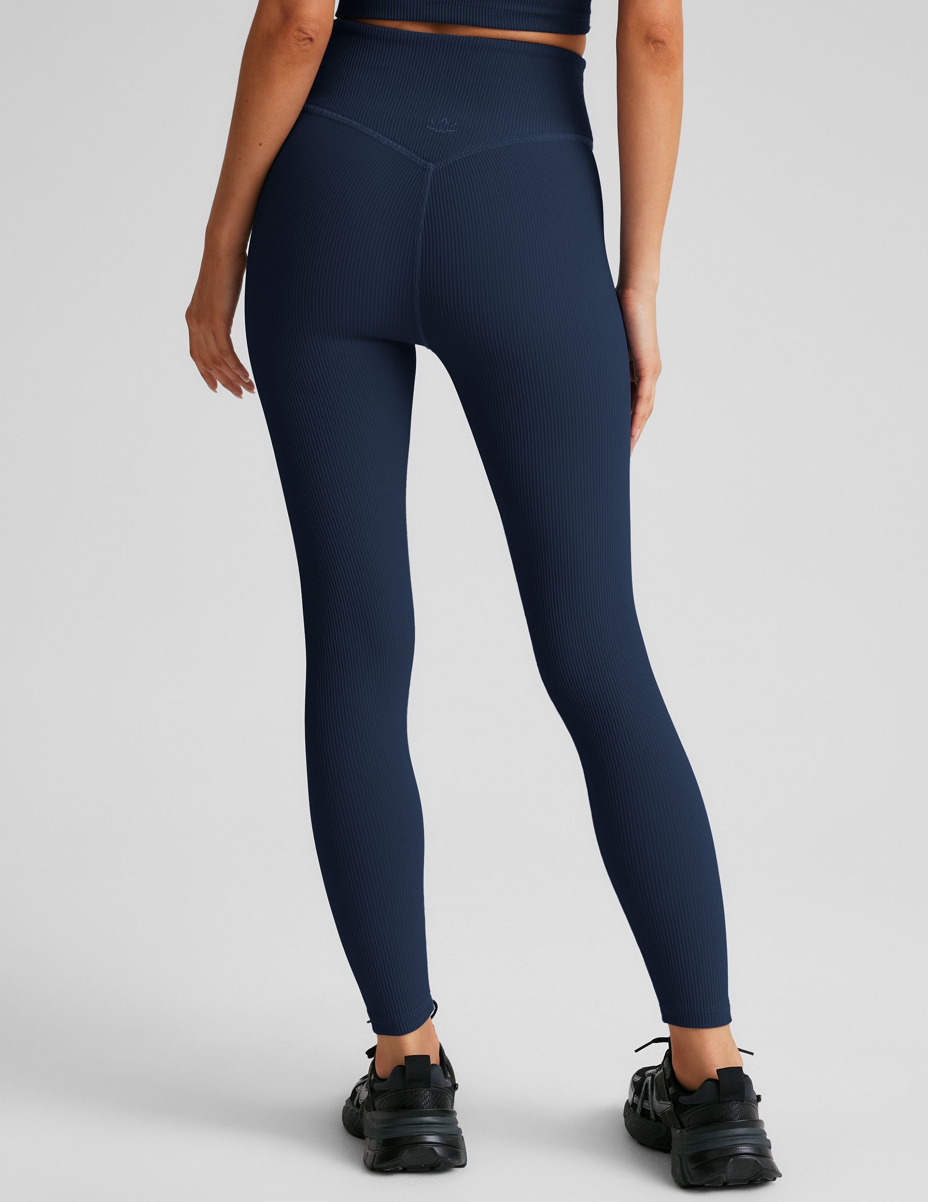 Premium Ribbed Active Leggings: High-Waisted, Seamless Midi Length for Women