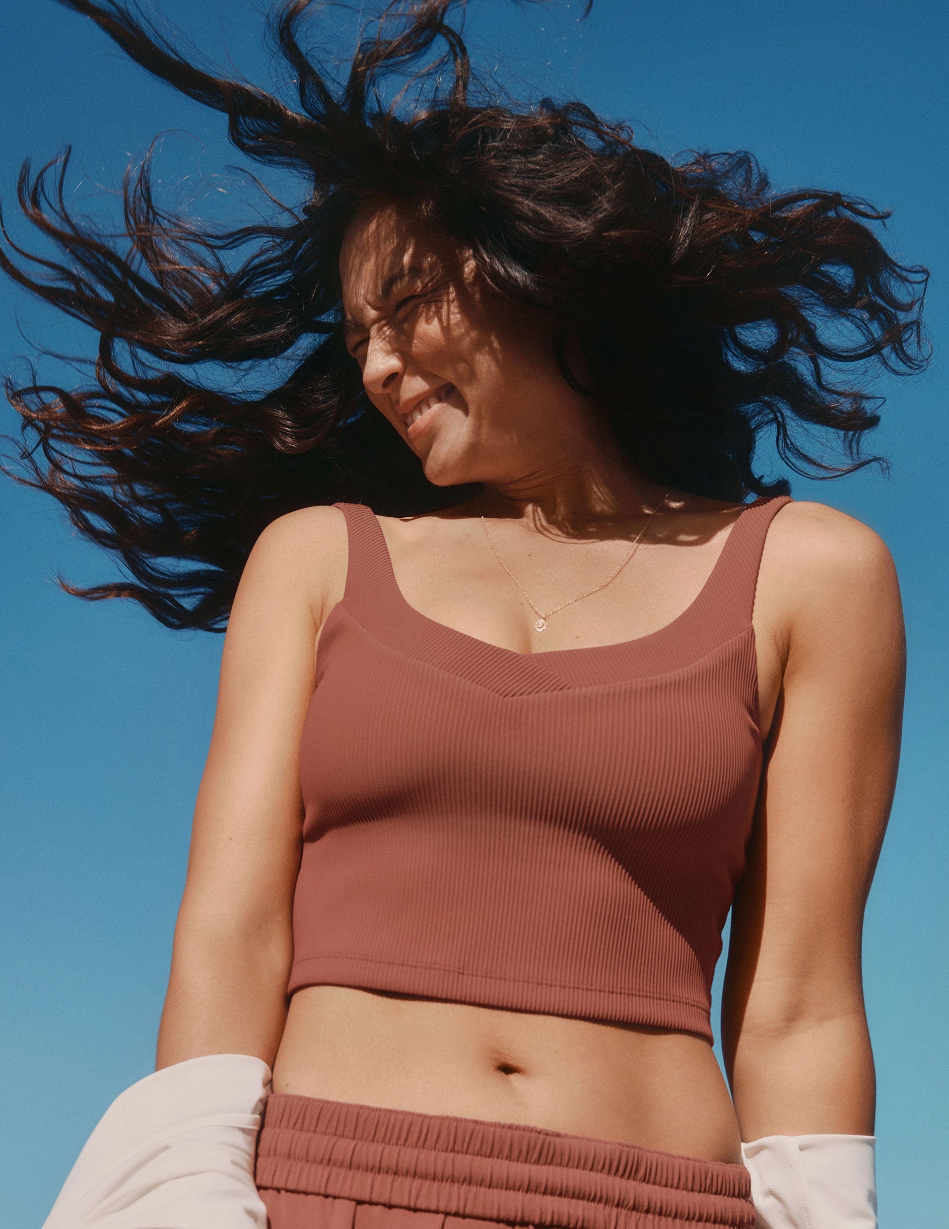 Opulent Auburn Ribbed Cropped Tank Top: V-Neck, Built-in Bra, Activewear