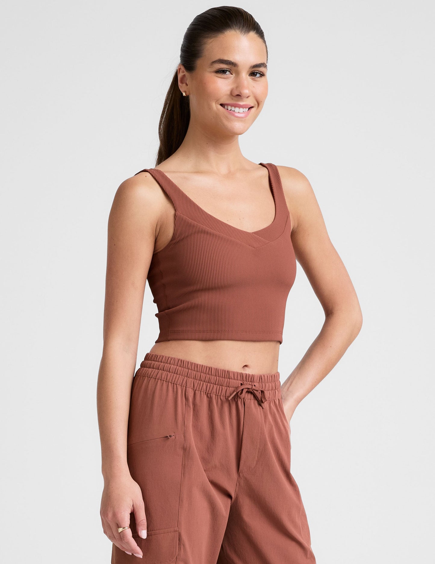 Opulent Auburn Ribbed Cropped Tank Top: V-Neck, Built-in Bra, Activewear