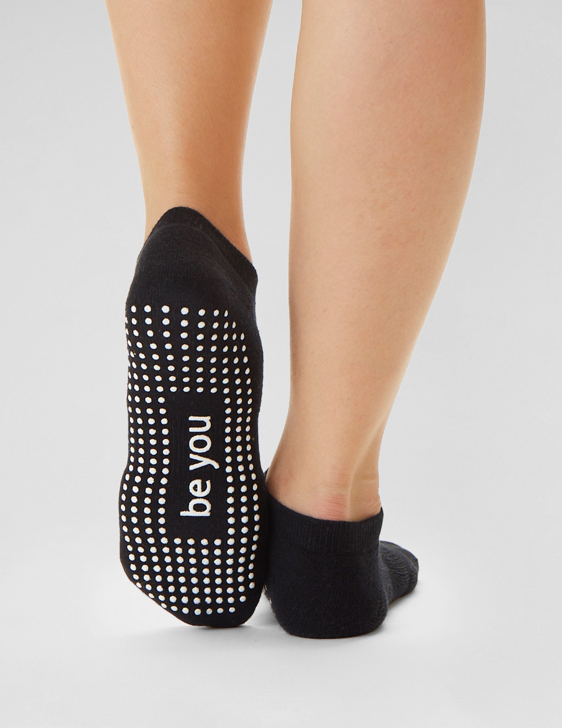 Sticky Be Mantra Box: 7-Pair Non-Slip Grip Yoga Pilates Ankle Socks Set