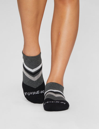 Sticky Be Mantra Box: 7-Pair Non-Slip Grip Yoga Pilates Ankle Socks Set
