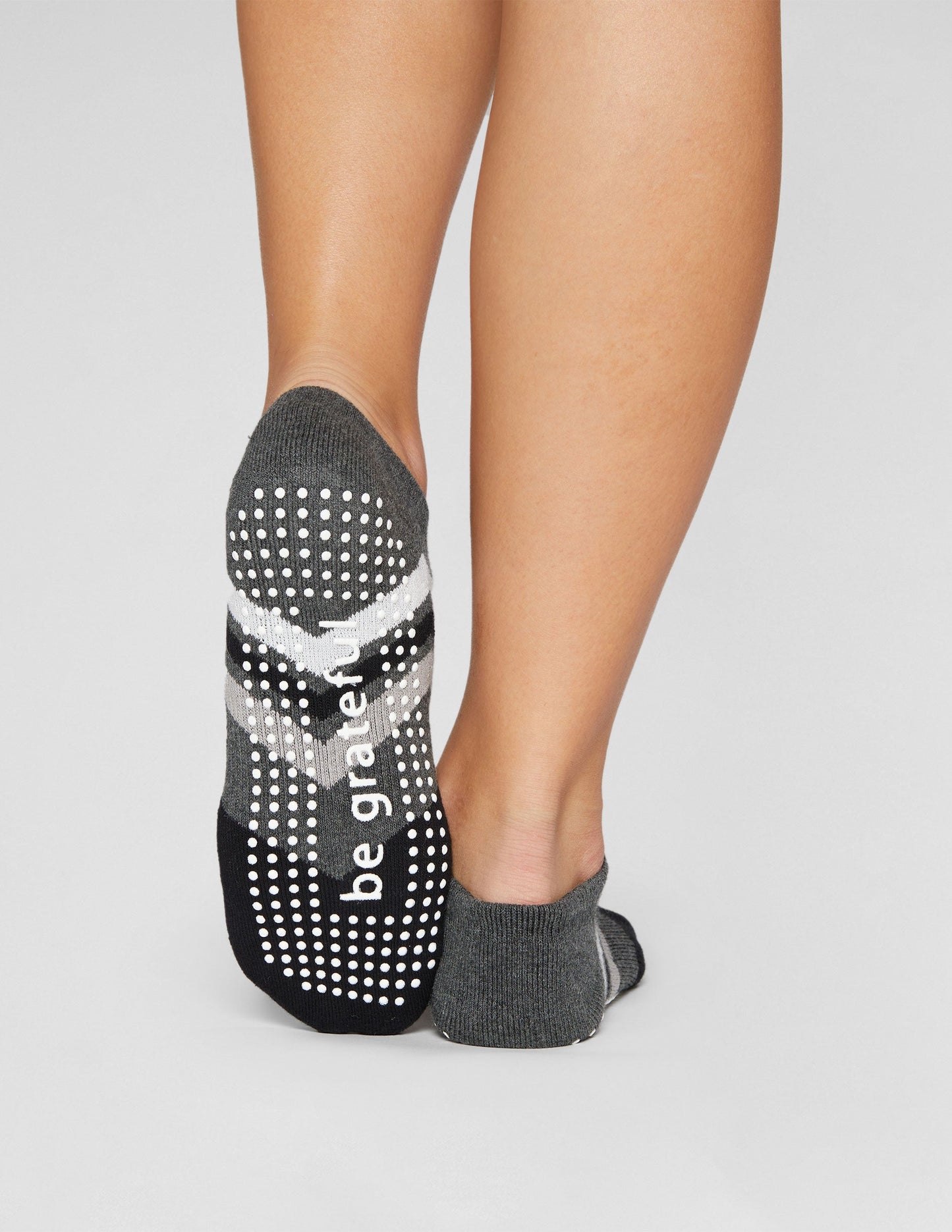 Sticky Be Mantra Box: 7-Pair Non-Slip Grip Yoga Pilates Ankle Socks Set