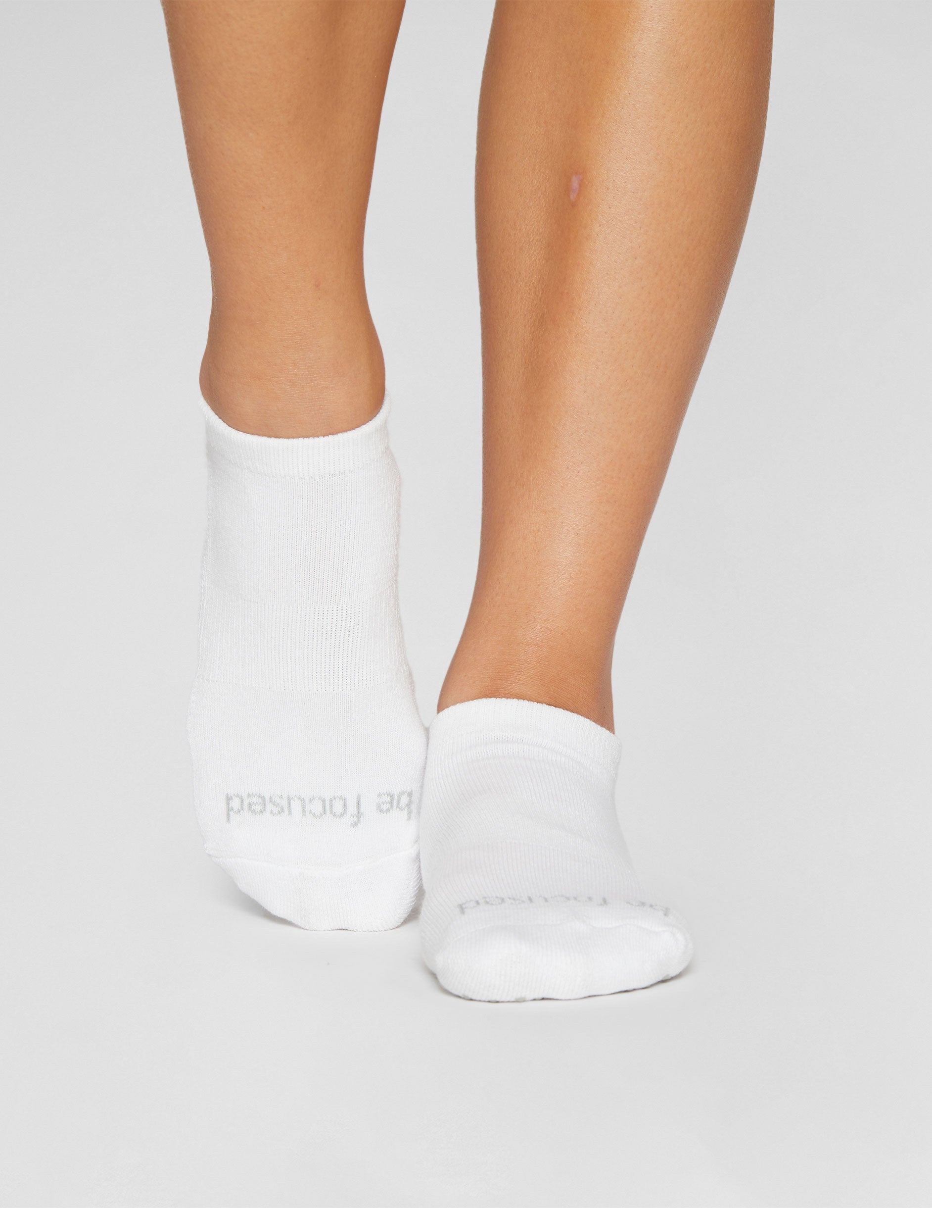 Sticky Be Mantra Box: 7-Pair Non-Slip Grip Yoga Pilates Ankle Socks Set