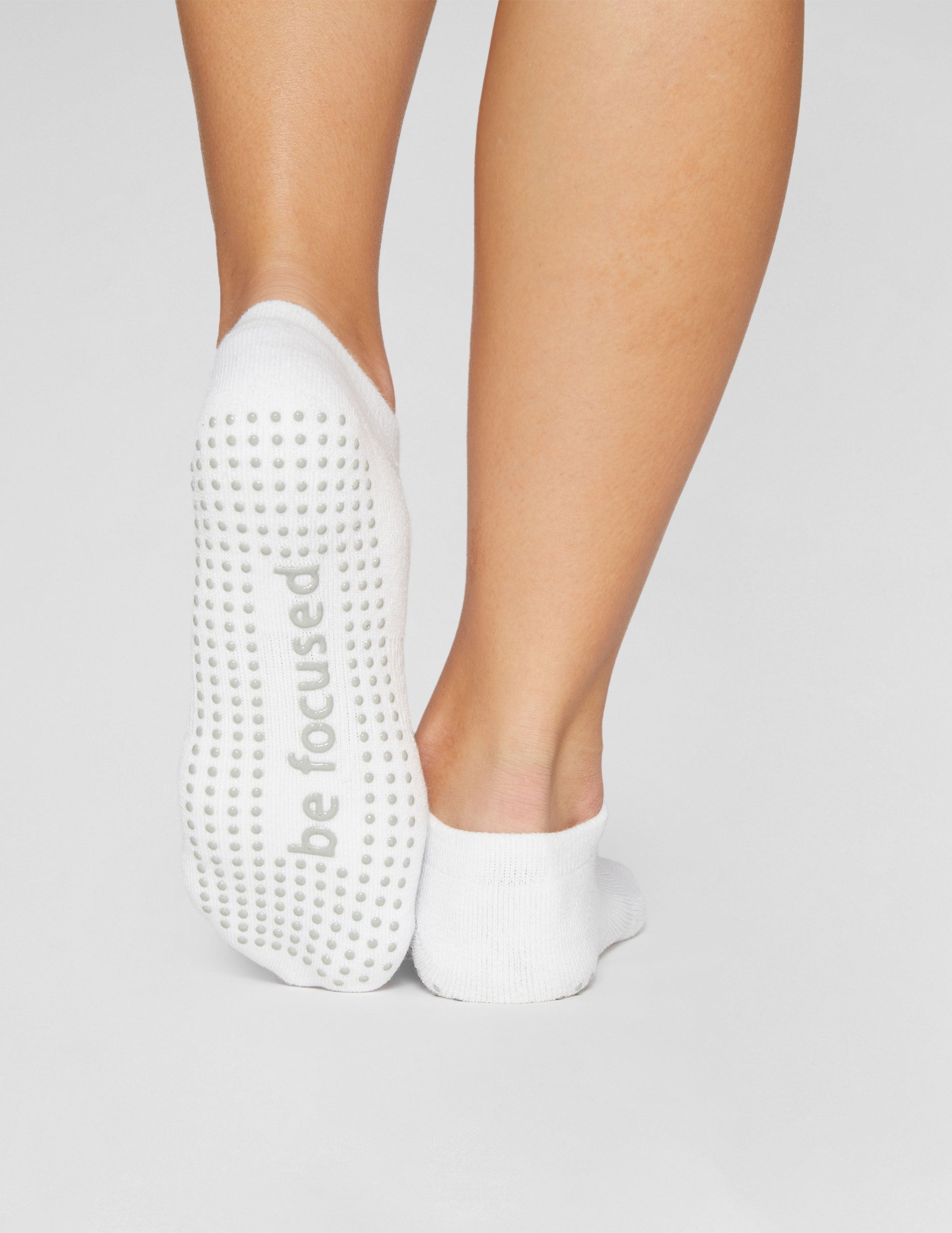 Sticky Be Mantra Box: 7-Pair Non-Slip Grip Yoga Pilates Ankle Socks Set