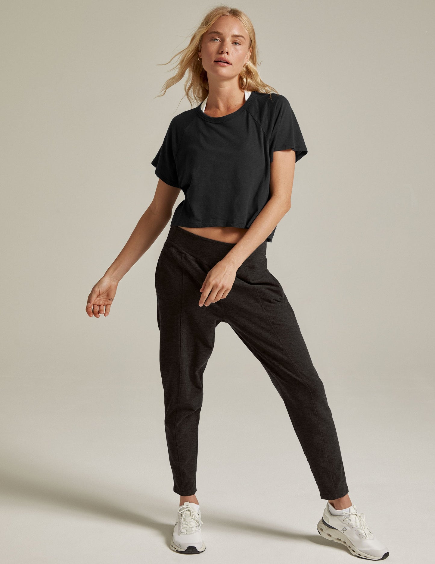 Signature Black Cropped High-Low Hem Short Sleeve Relaxed Fit Tee Top