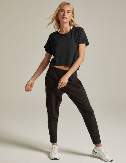 Signature Black Cropped High-Low Hem Short Sleeve Relaxed Fit Tee Top