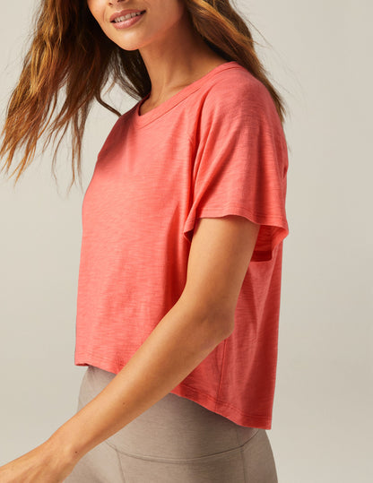 Beyond Yoga Signature High-Low Cropped Tee: Comfortable, Stylish Activewear Top