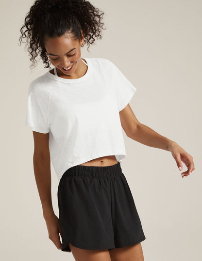 Signature High-Low Cropped Tee: Stylish Relaxed Fit Short Sleeve Top for Women