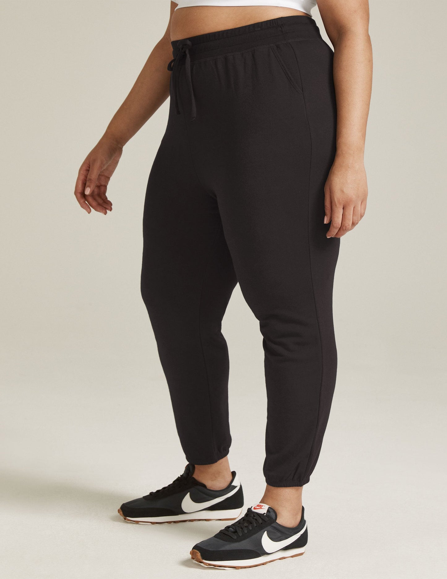 Cozy Black Knit Jogger Sweatpants: Ultra-Soft Relaxed Fit with Drawstring Waist