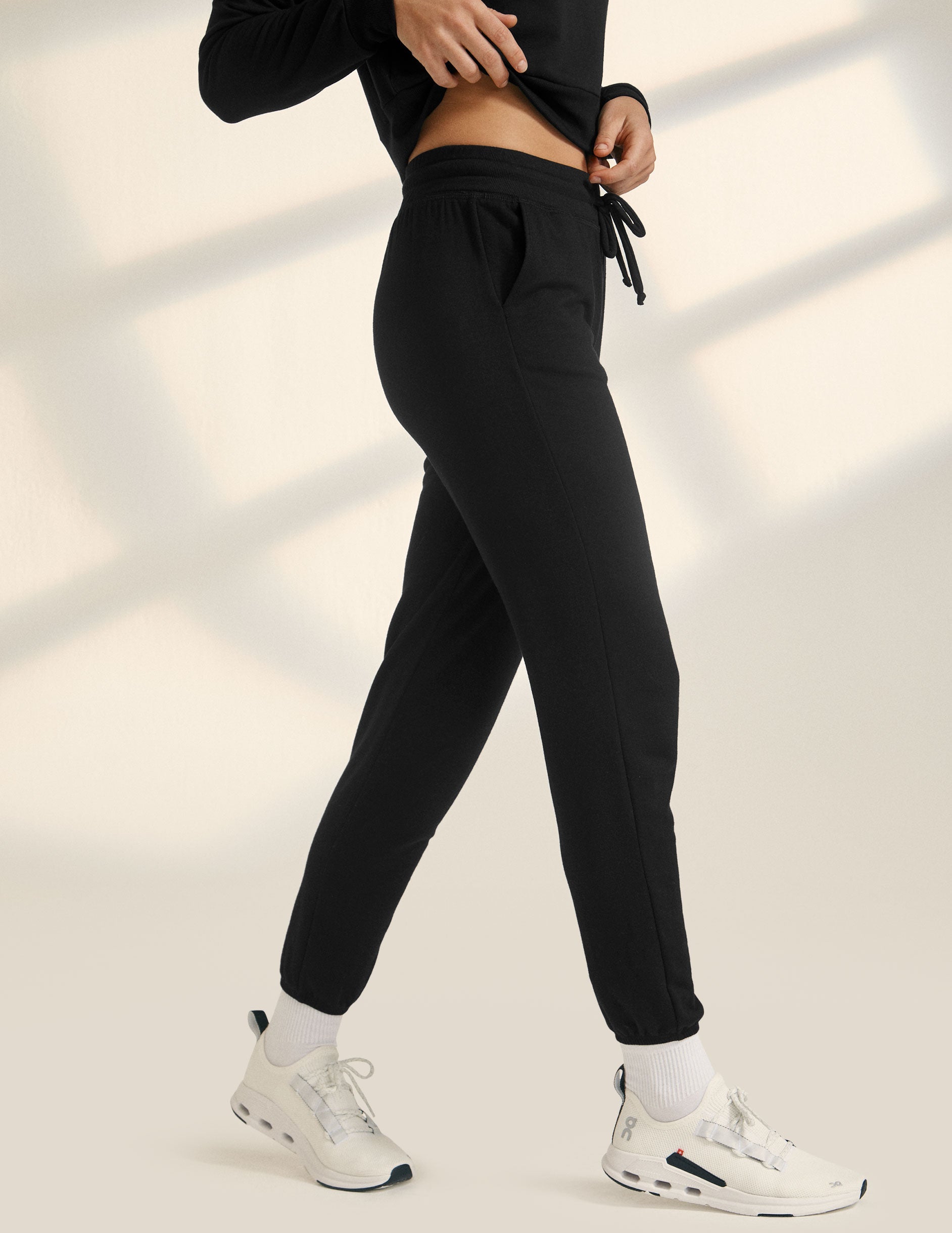 Cozy Black Knit Jogger Sweatpants: Ultra-Soft Relaxed Fit with Drawstring Waist