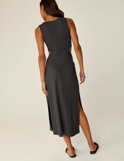Elegant Twist Front Maxi Dress, Comfortable Travel-Friendly Side Slit Design