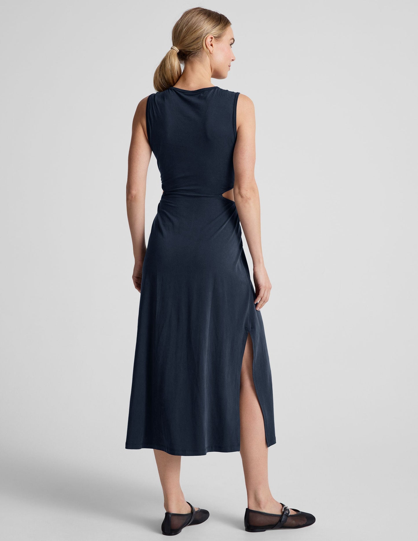 Stylish Women's Midi Tank Dress: Front Twist, Flattering Fit, Side Slits