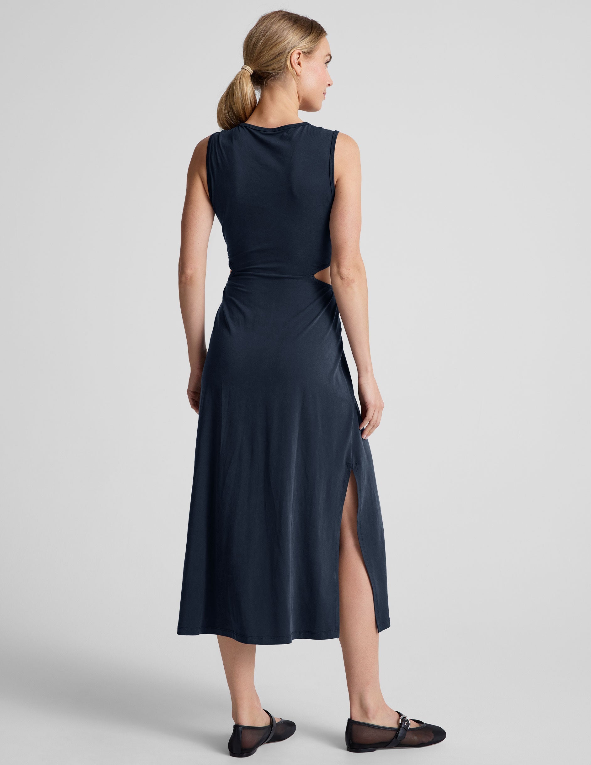 Stylish Women's Midi Tank Dress: Front Twist, Flattering Fit, Side Slits