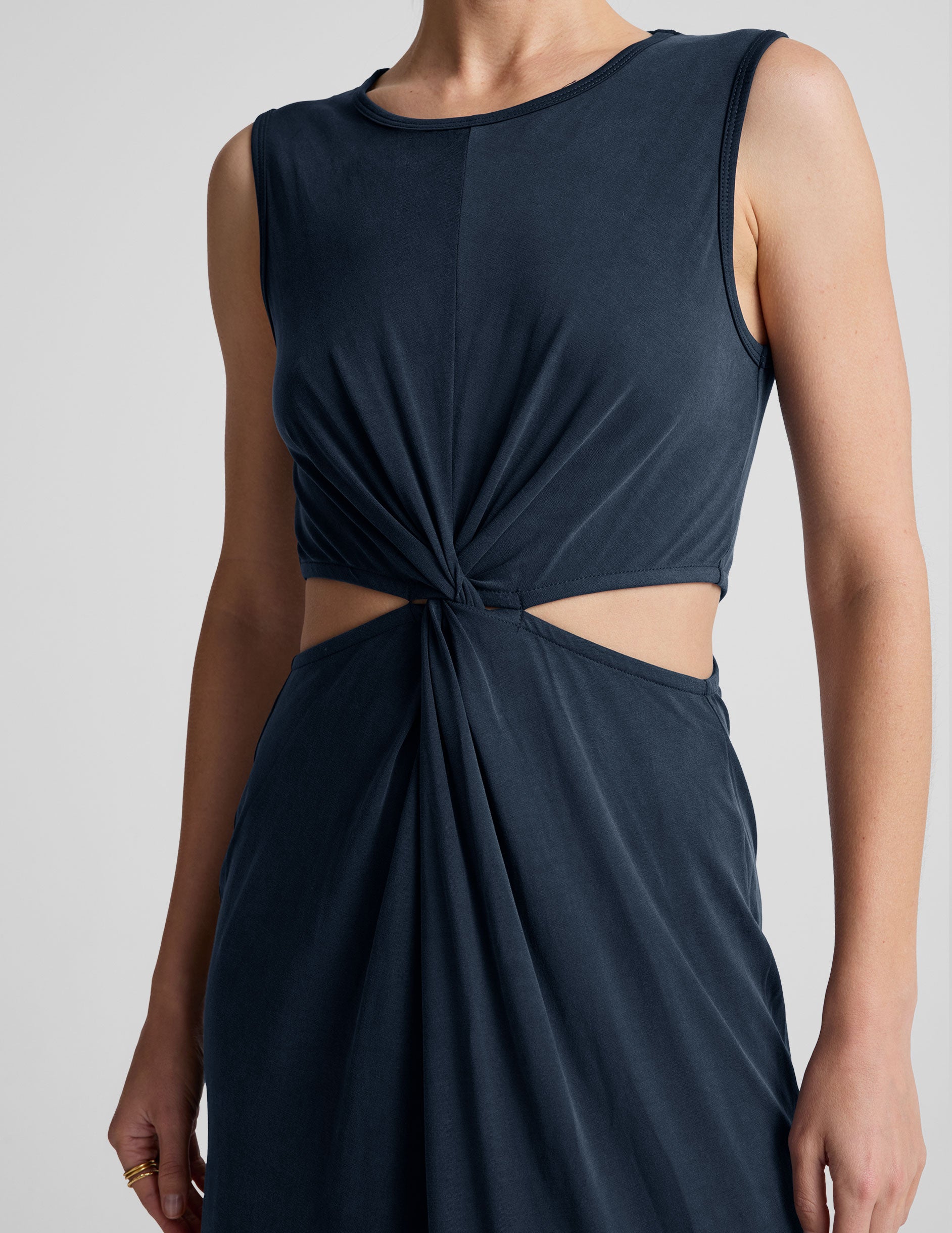 Stylish Women's Midi Tank Dress: Front Twist, Flattering Fit, Side Slits
