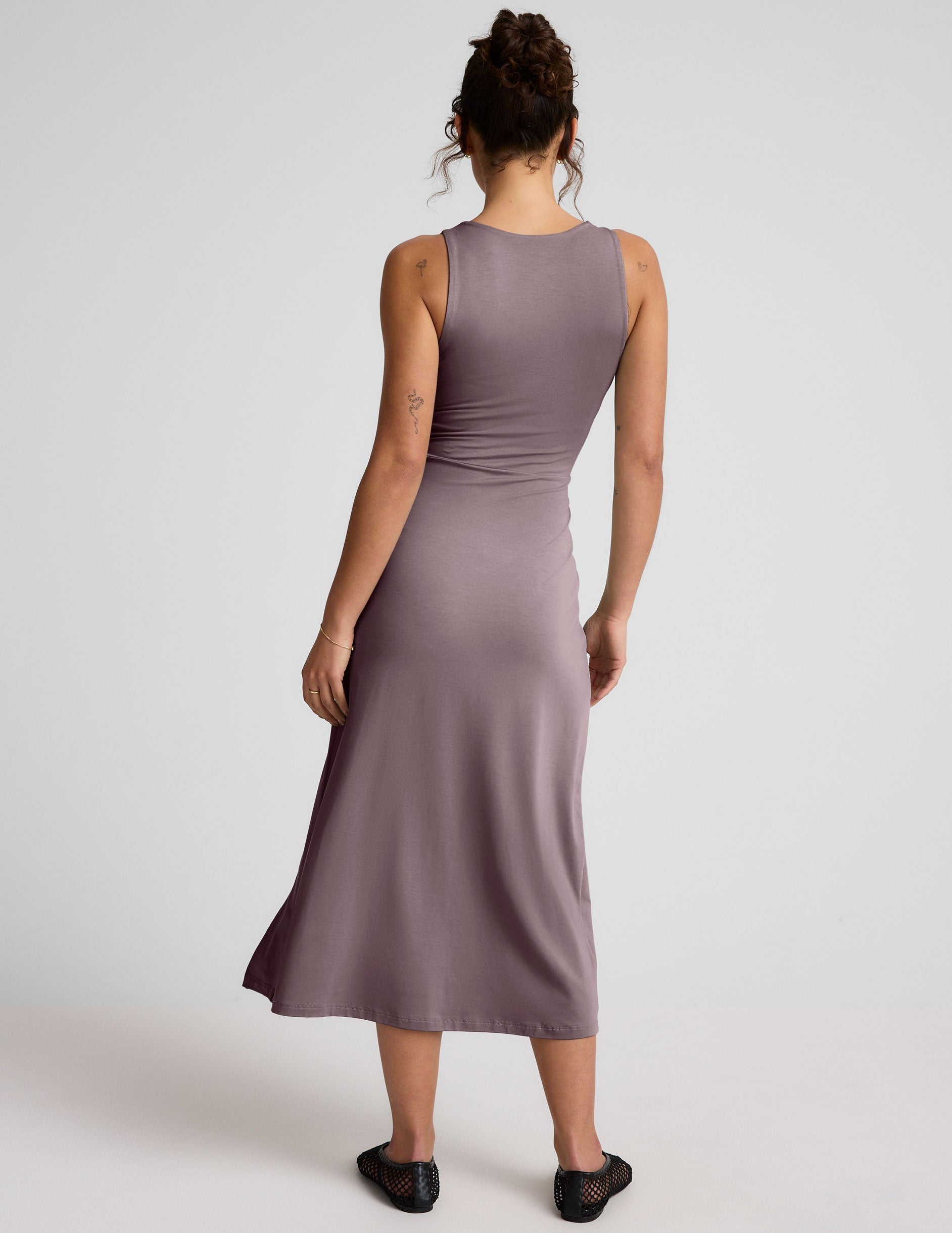 Versatile Travel-Ready Square Neck Midi Dress - Comfortable Summer Staple