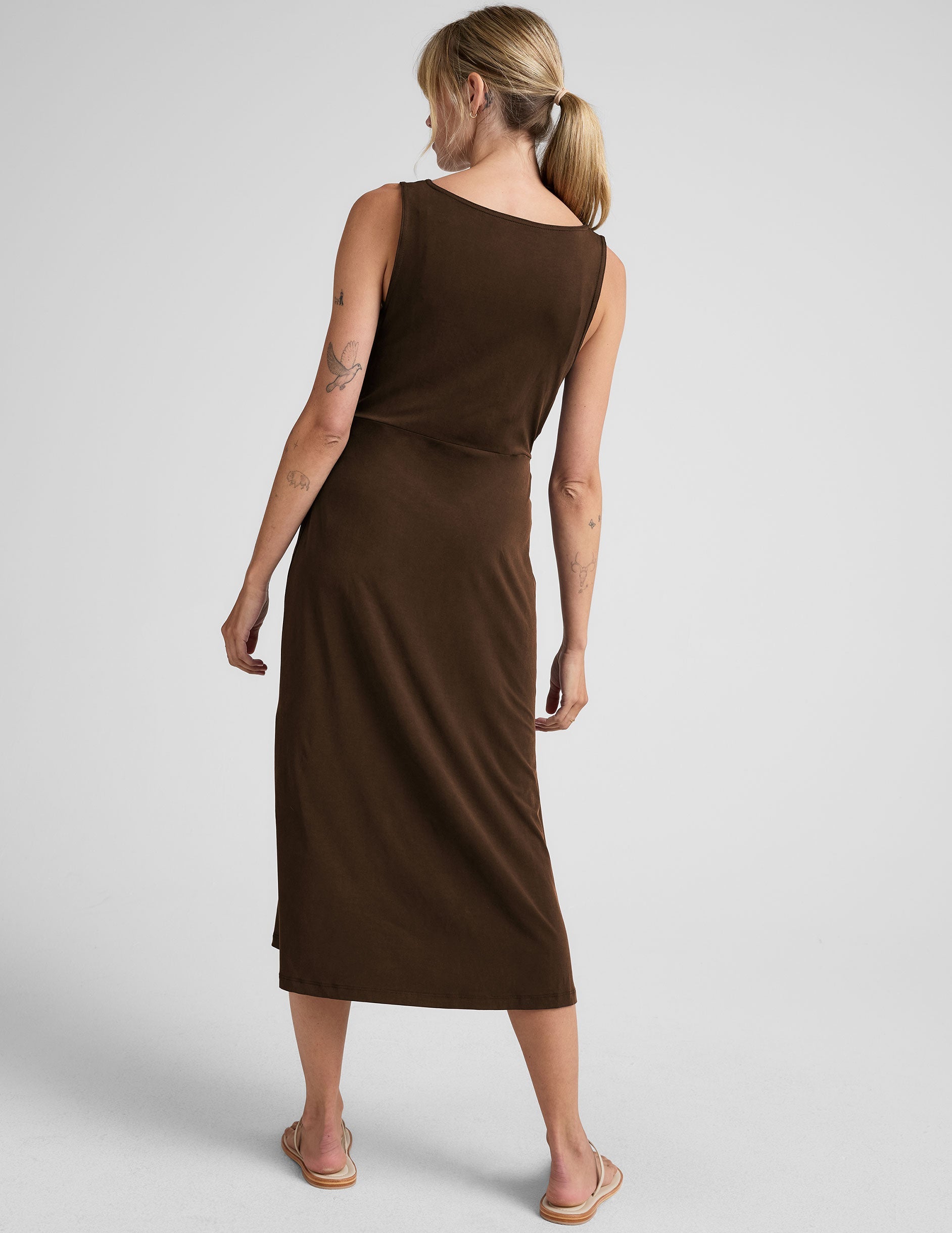 Elegant Women's Midi Dress with Bateau Neck and Side Twist Detail