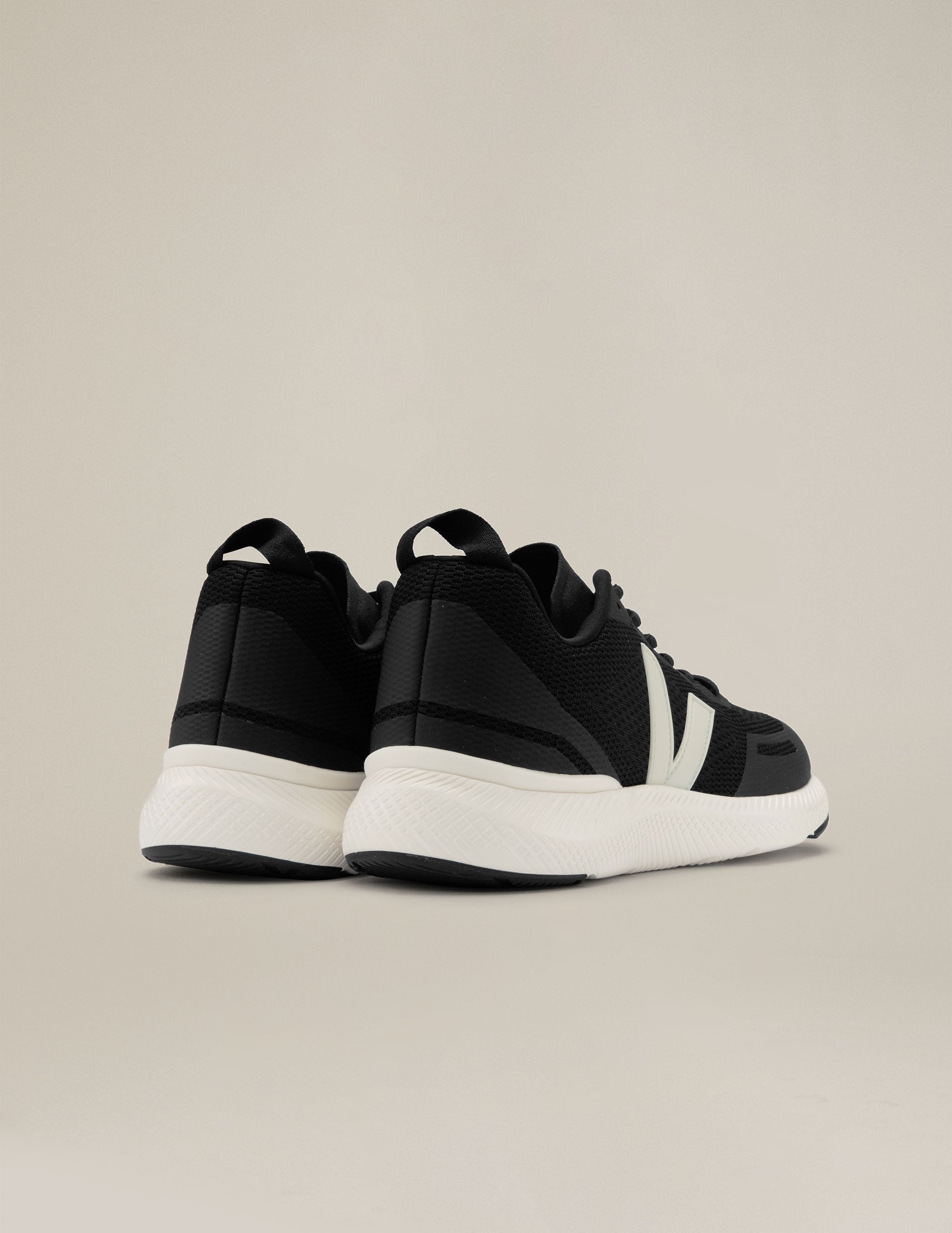 VEJA Impala Performance Training Shoes: Breathable Eng-Mesh for Gym & Treadmill