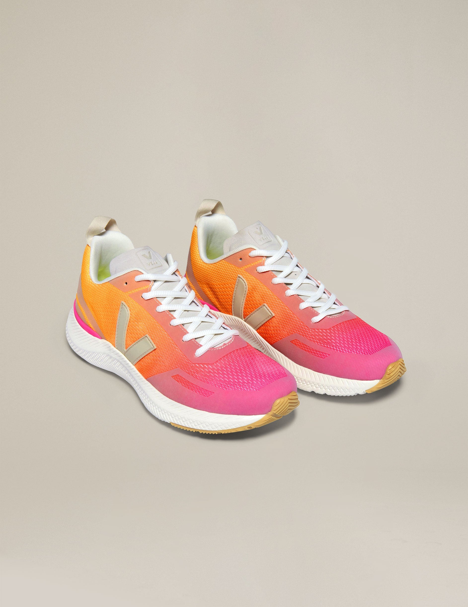 VEJA Impala Dynamic Training Sneakers: Breathable Mesh, Responsive Support, Ouro Sari Pierre