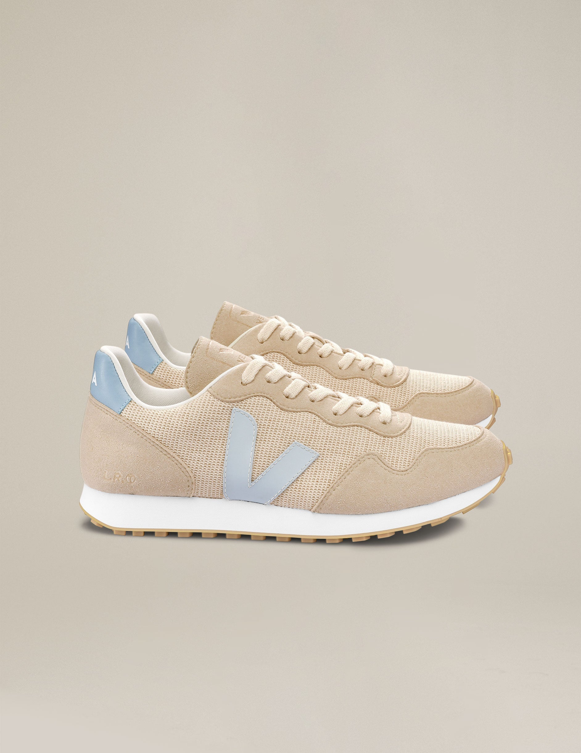 Eco-Friendly VEJA SDU Juta Ice Sneakers: Breathable, Comfortable, Stylish Lace-Up Footwear