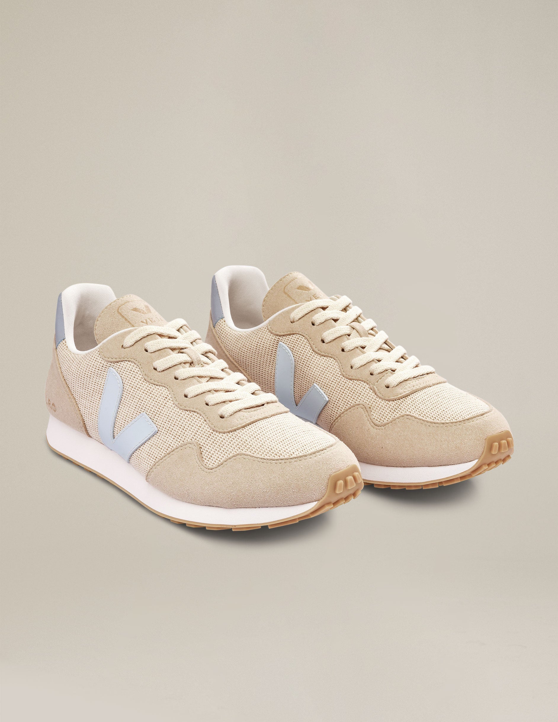 Eco-Friendly VEJA SDU Juta Ice Sneakers: Breathable, Comfortable, Stylish Lace-Up Footwear