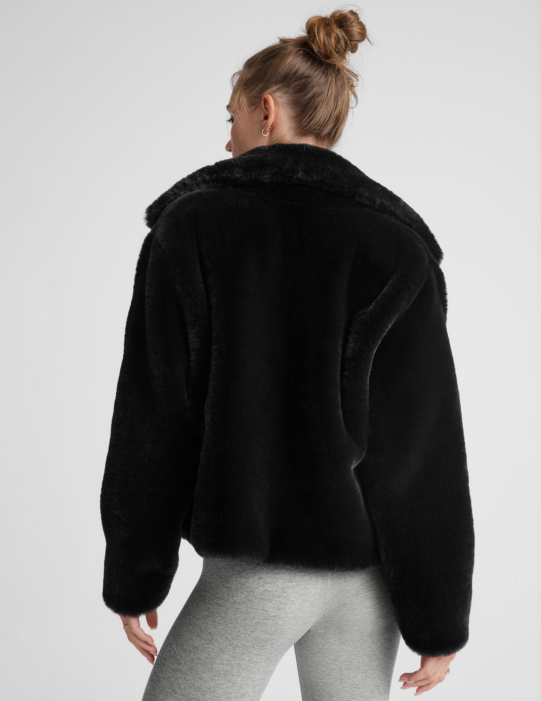 Luxurious Black Faux Fur Zip-Up Jacket: Cozy Collared Outerwear for Women