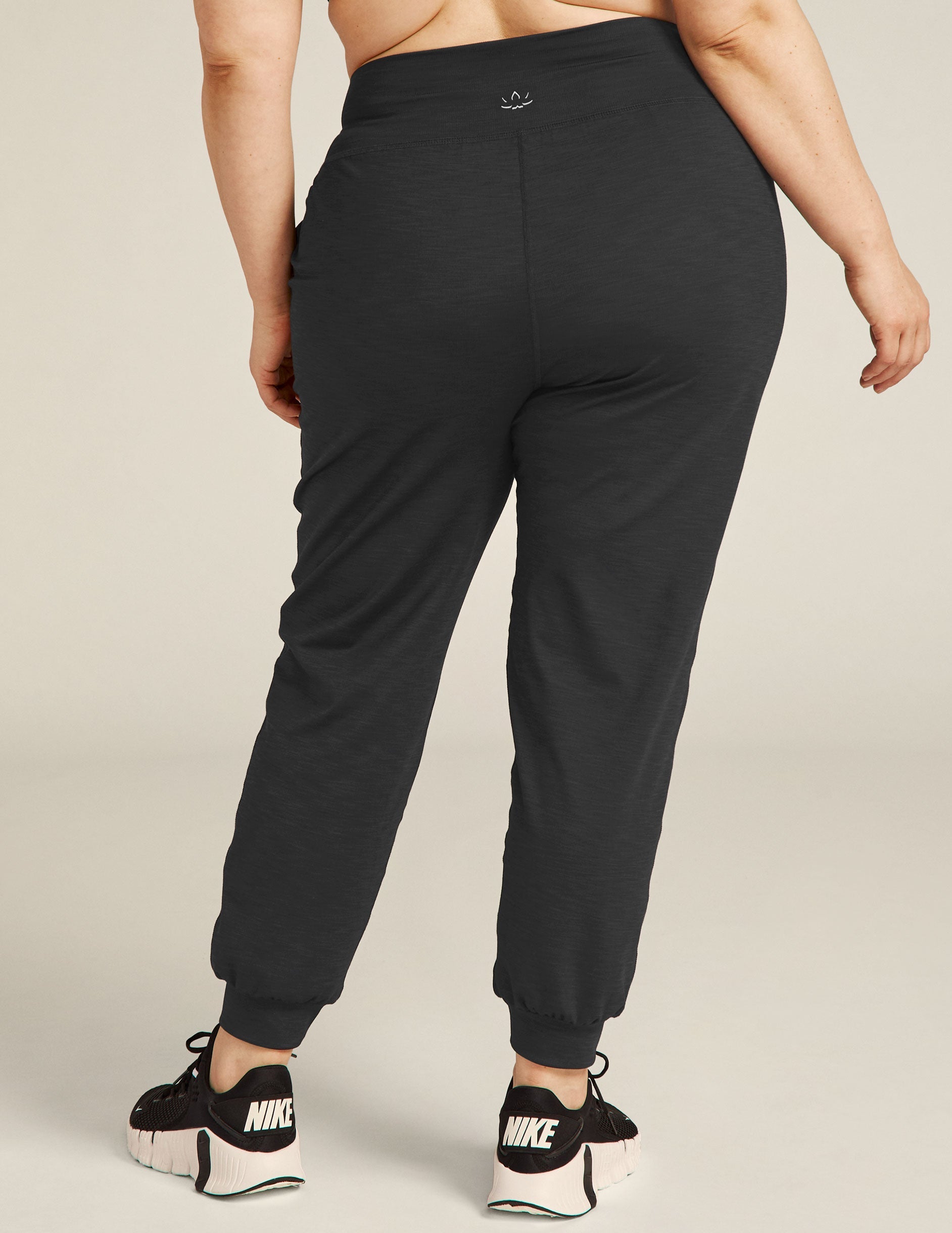 Comfy Heather Rib Midi Jogger Pants with Pockets - Slim Fit