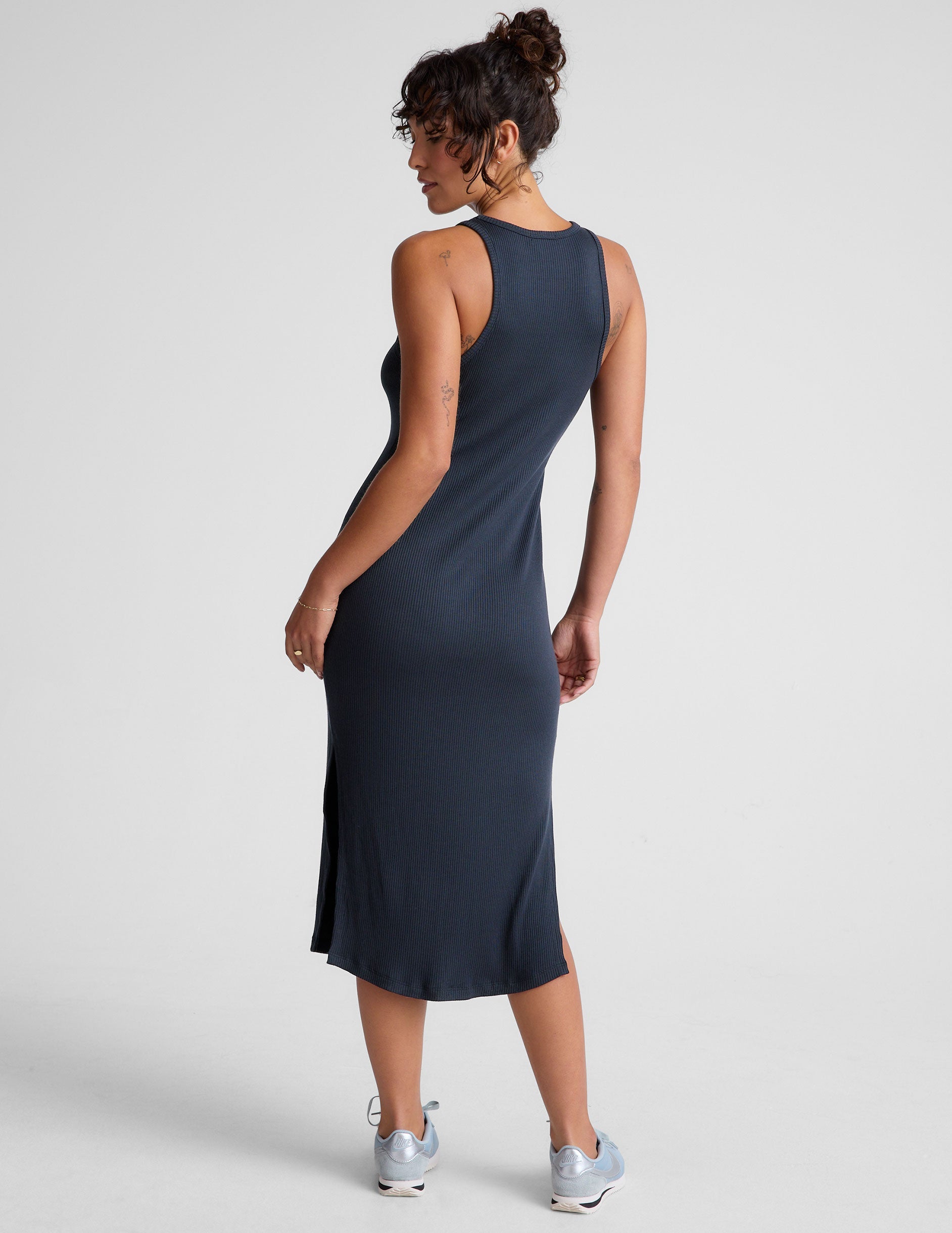 Effortless Ribbed Midi Tank Dress: Body-Skimming, Flattering, Side Slit Comfort