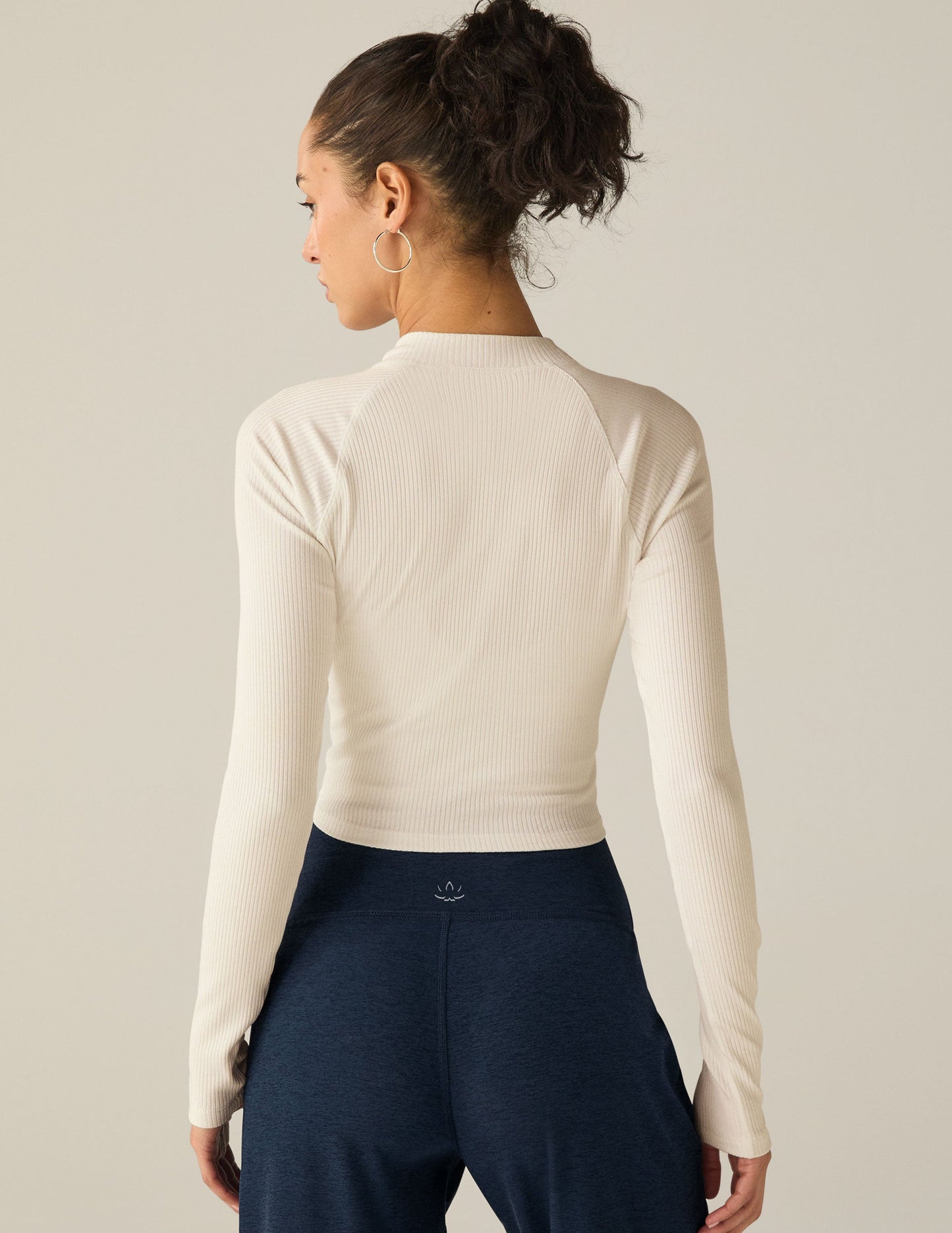 Women's Cozy Ribbed Mock Neck Cropped Top - Stylish Stretch Performance