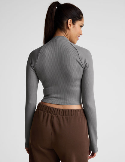 Beyond Yoga Contours Sculpting Ribbed Mock Neck Cropped Long Sleeve Top