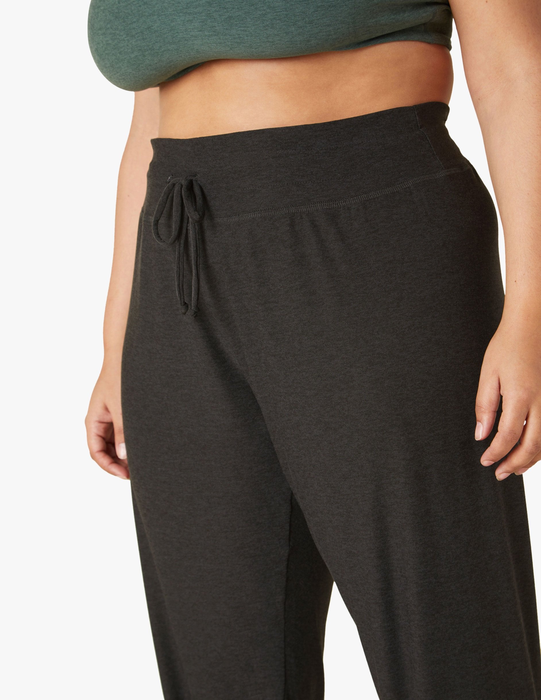 Ultra-Soft Featherweight Midi Joggers: Relaxed Fit, Drawstring Waist, Ultimate Comfort
