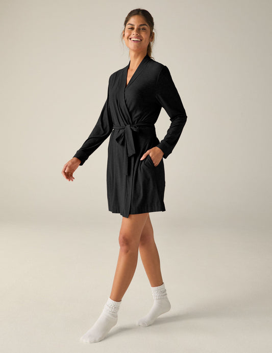 Soft Featherweight Lounge Robe with Pockets, Perfect for Relaxing Mornings and Evenings