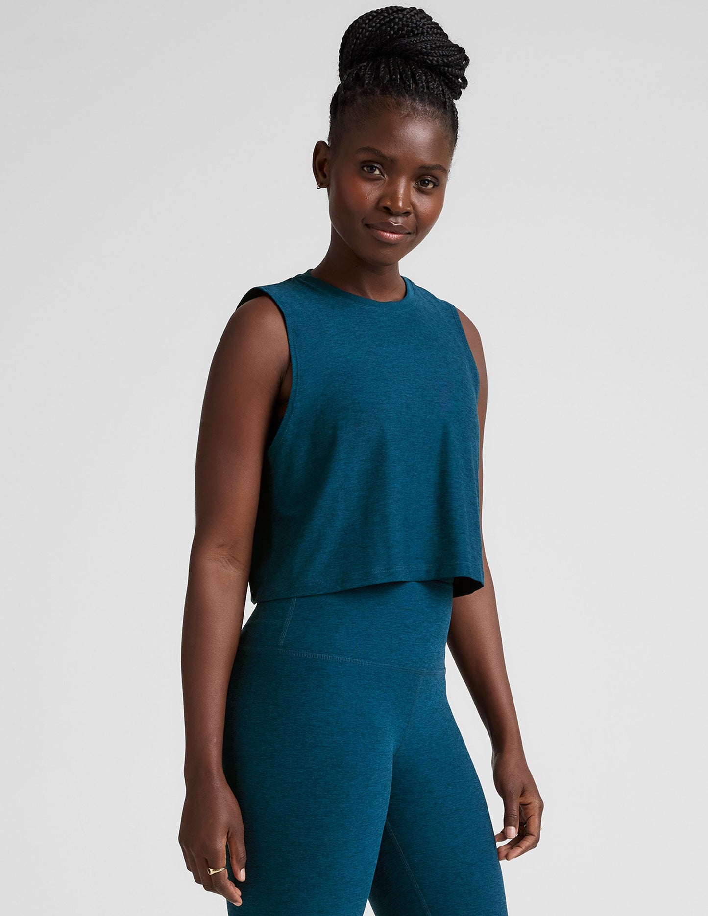 Featherweight Moisture-Wicking Cropped Tank Top for Active & Casual Comfort