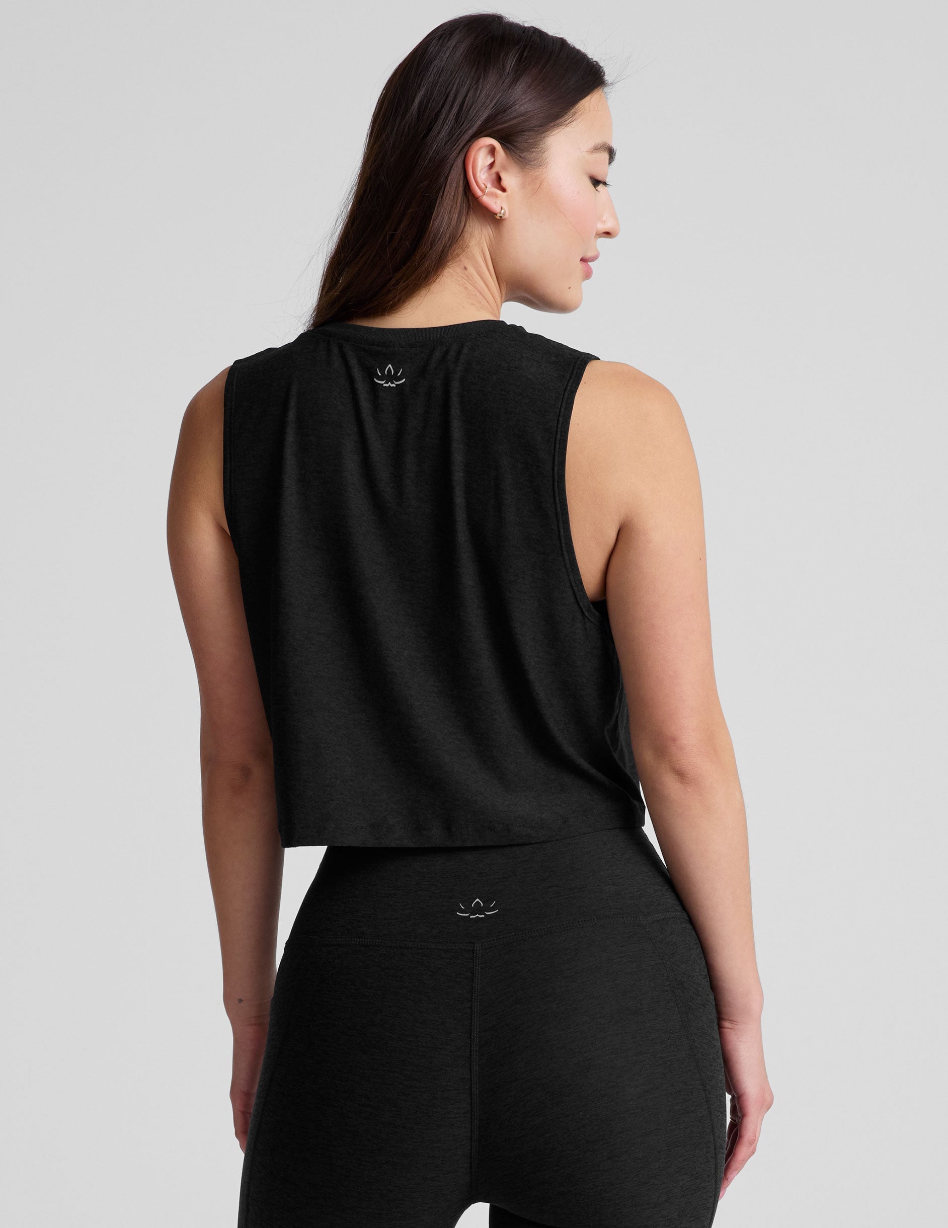 Featherweight Minimal Cropped Tank Top: Lightweight, Moisture-Wicking, Relaxed Fit for Comfort