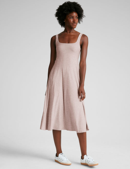Featherweight Square Neck Midi Dress with Pockets: Effortless Comfort & Chic Style