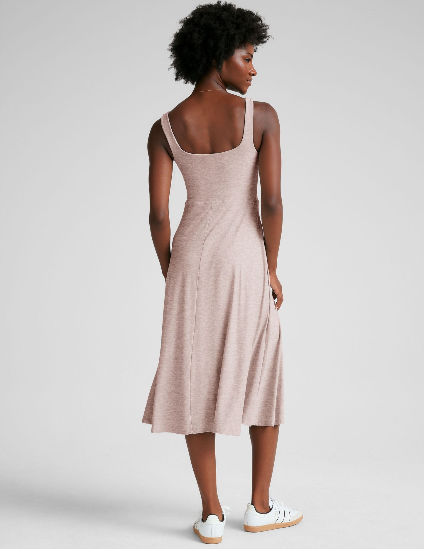 Featherweight Square Neck Midi Dress with Pockets: Effortless Comfort & Chic Style