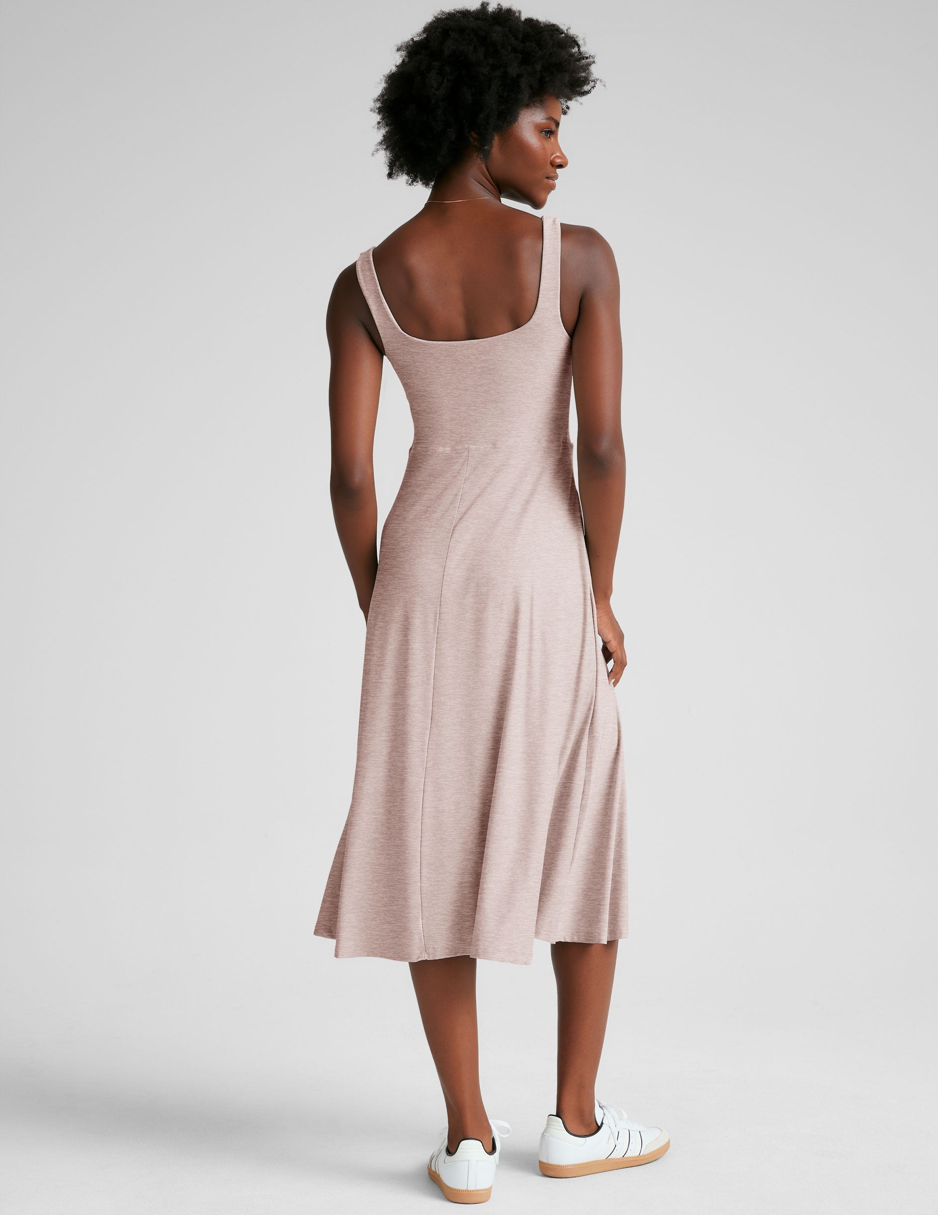 Featherweight Square Neck Midi Dress with Pockets: Effortless Comfort & Chic Style