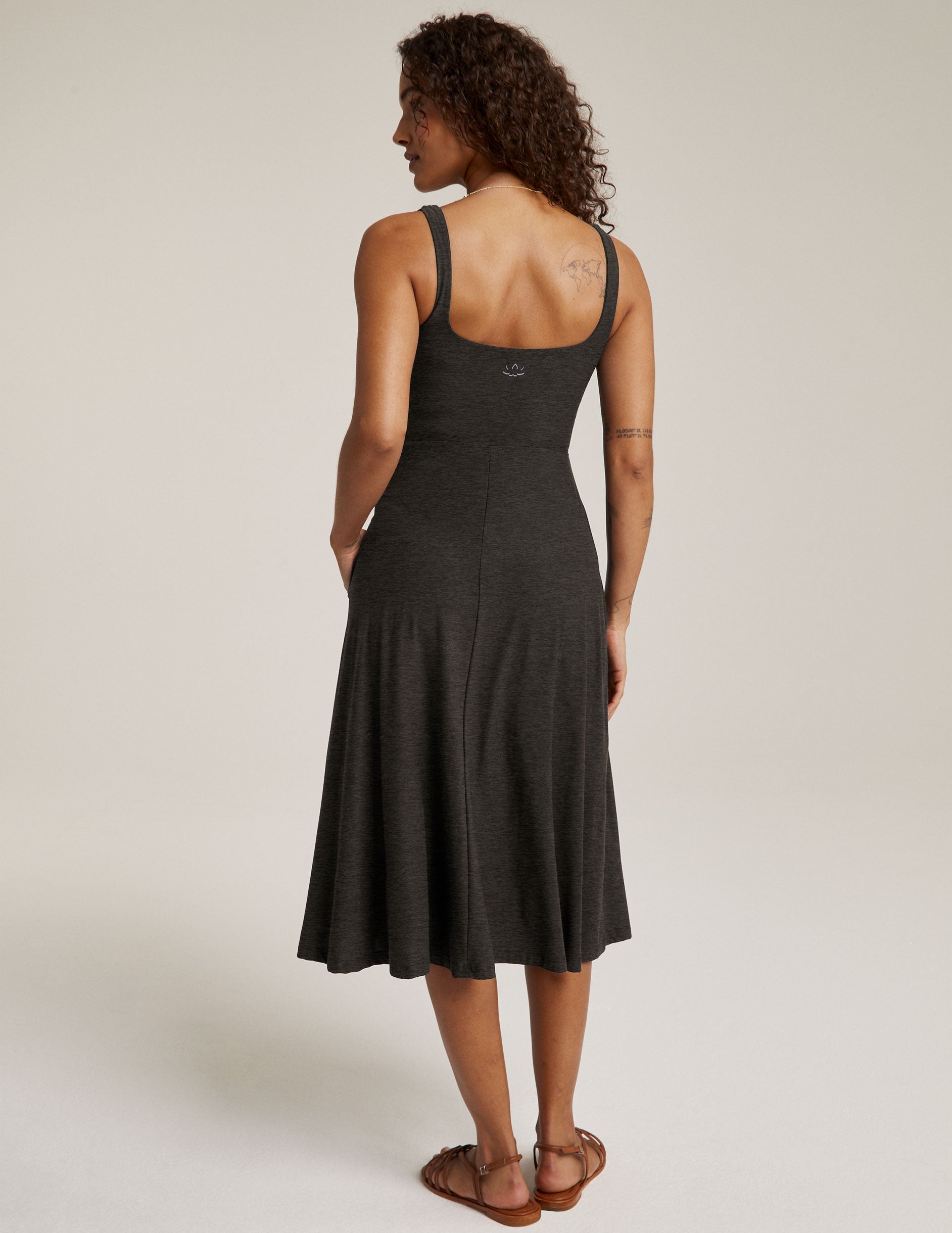 Effortlessly Chic Featherweight Spacedye Midi Dress with Square Neckline & Pockets
