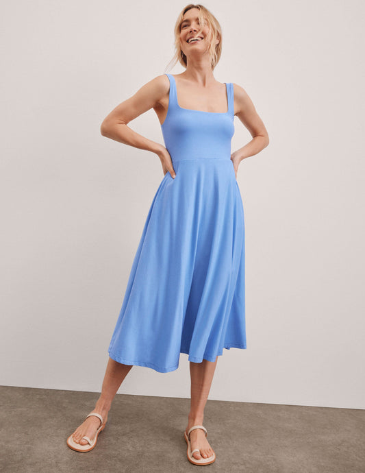 Featherlight Square Neck Midi Dress with Pockets: Effortless Comfort & Style