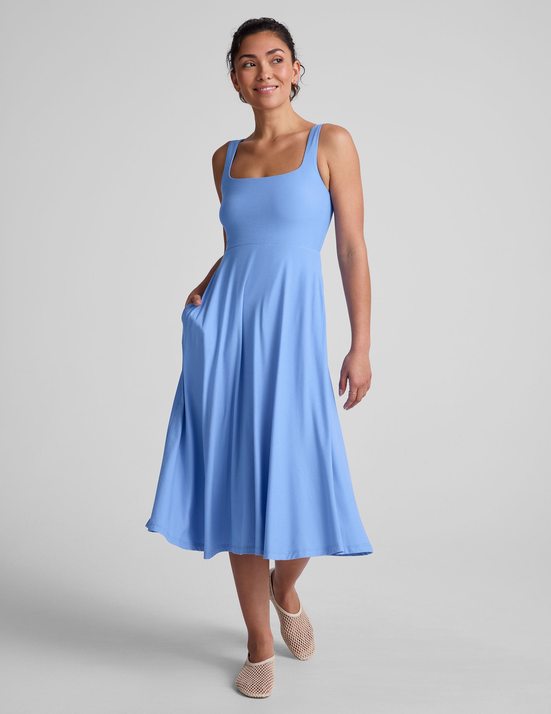 Featherlight Square Neck Midi Dress with Pockets: Effortless Comfort & Style