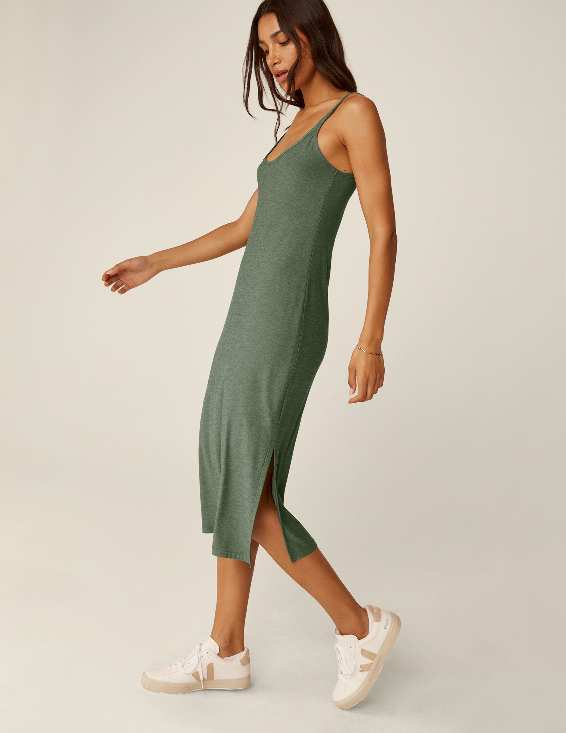 Effortless Featherweight Scoop Neck Midi Dress with Side Slits