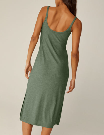 Effortless Featherweight Scoop Neck Midi Dress with Side Slits