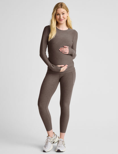 Cloud-Soft Featherweight Maternity Crew Pullover for Effortless Comfort