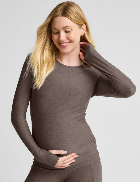 Cloud-Soft Featherweight Maternity Crew Pullover for Effortless Comfort