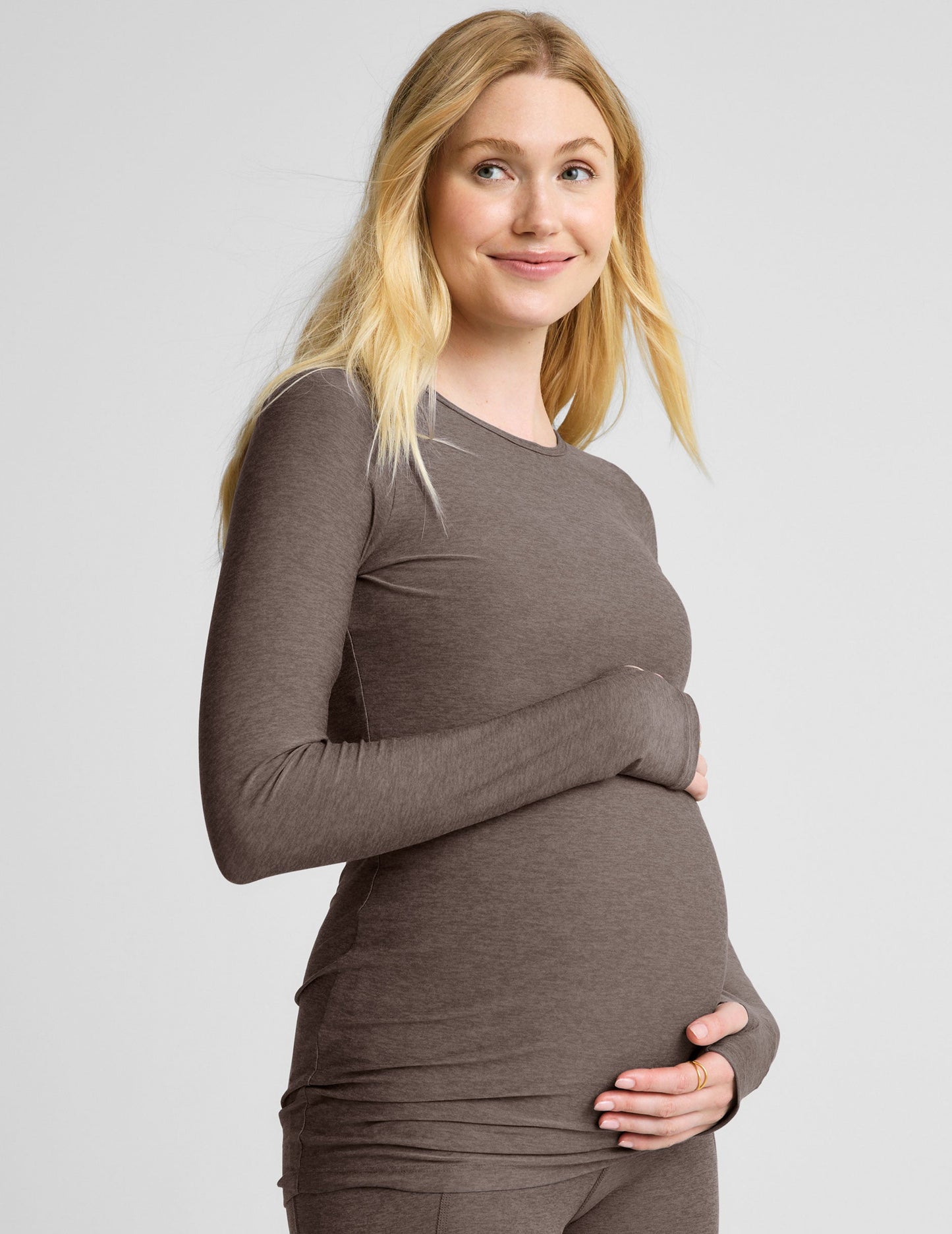 Cloud-Soft Featherweight Maternity Crew Pullover for Effortless Comfort