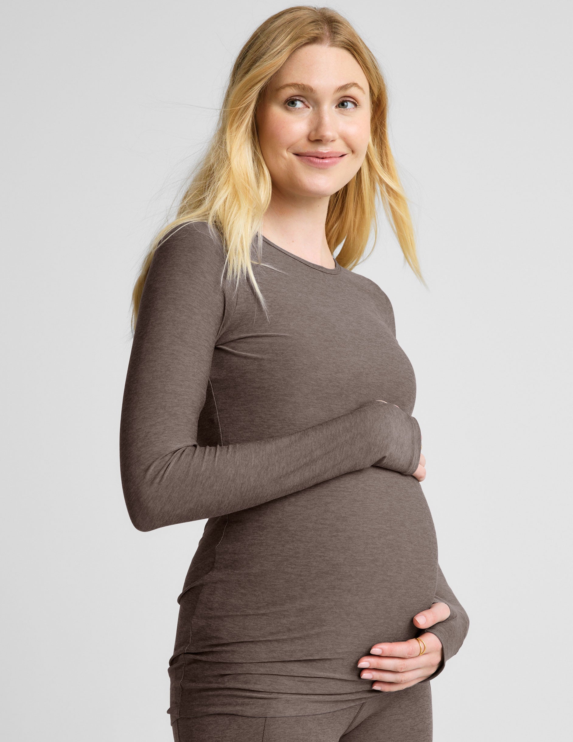 Cloud-Soft Featherweight Maternity Crew Pullover for Effortless Comfort