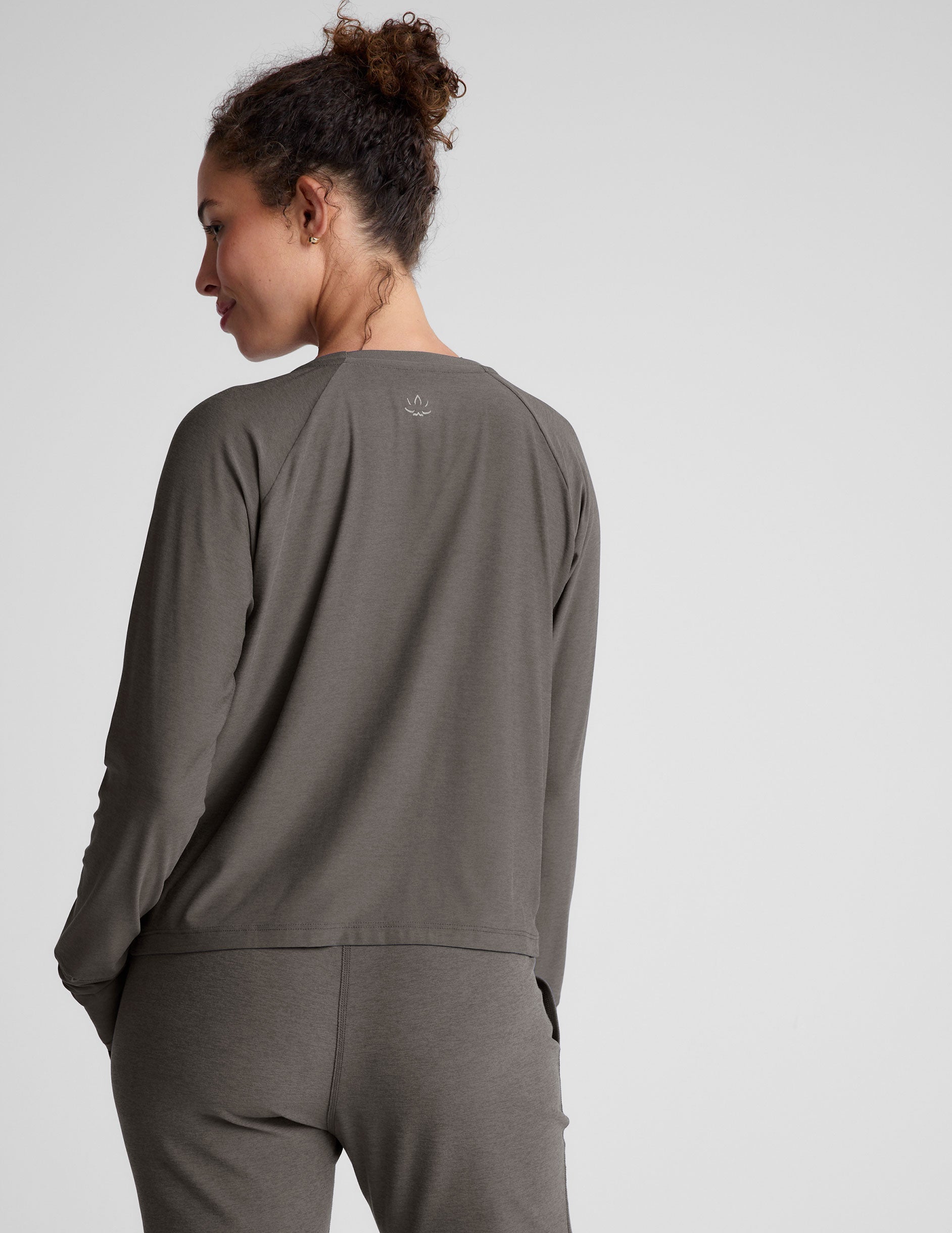 Ultra Soft Featherweight Daydreamer Pullover Tee – Lightweight Long Sleeve Crewneck Top