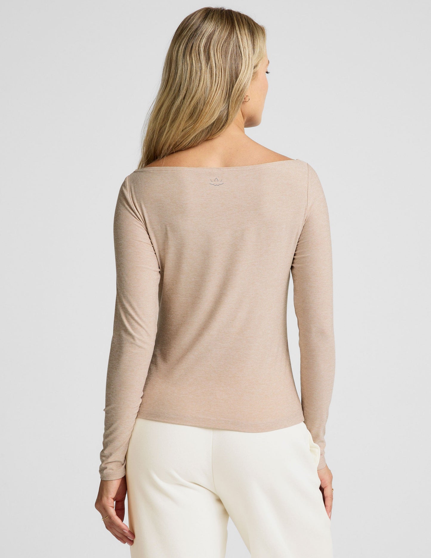 Featherweight Sun-Blocking Boat Neck Long Sleeve Pullover Top for Women