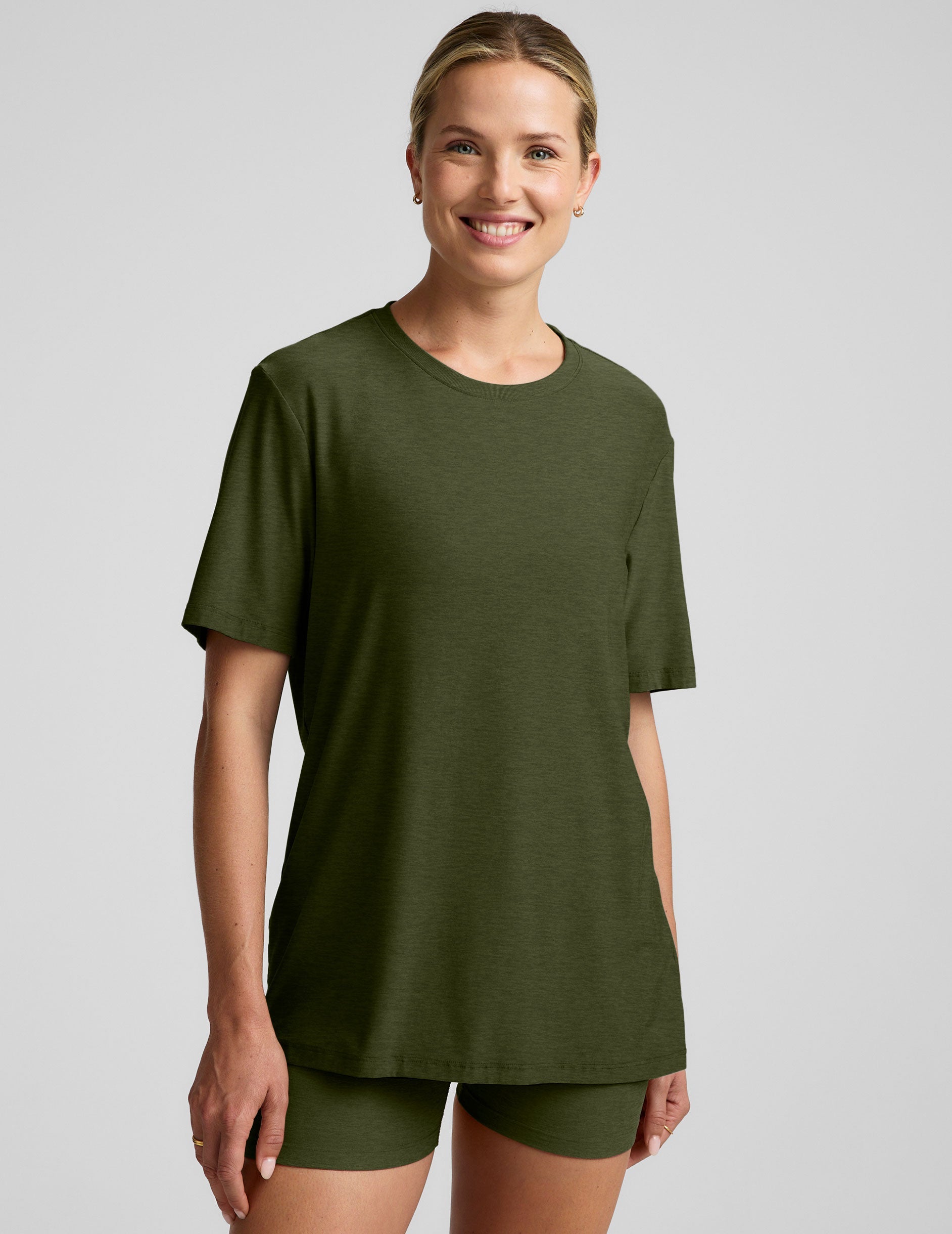 Soft Lightweight Oversized Crew Tee for Women - Comfortable Everyday Wear