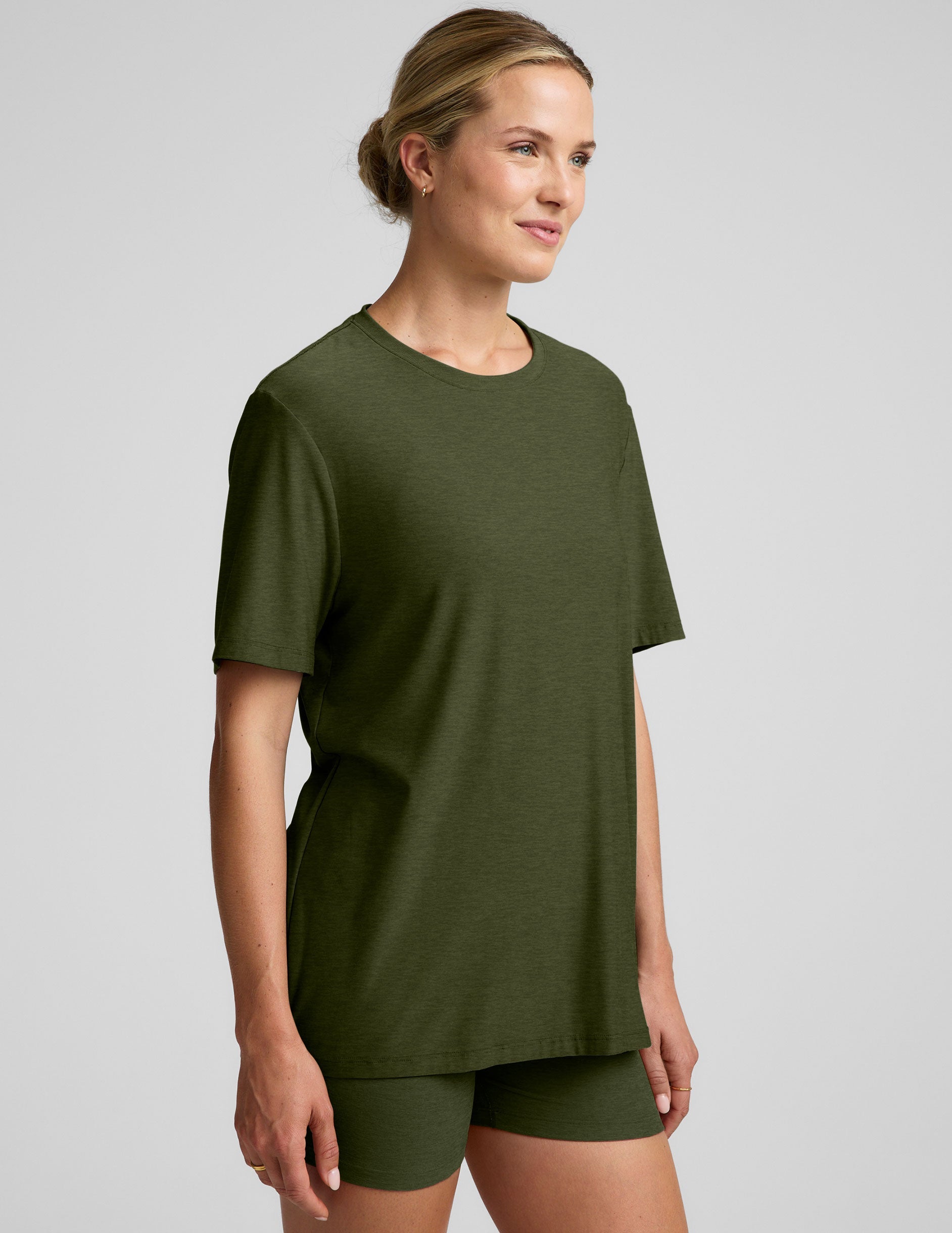 Soft Lightweight Oversized Crew Tee for Women - Comfortable Everyday Wear